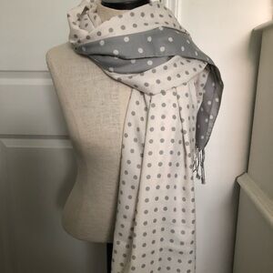 Italian Cashmere Polka Dot Lightweight Wrap Scarf in White and Gray